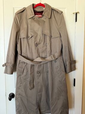 The Original Trench Coat - Vintage London Fog - Mens 42 Regular